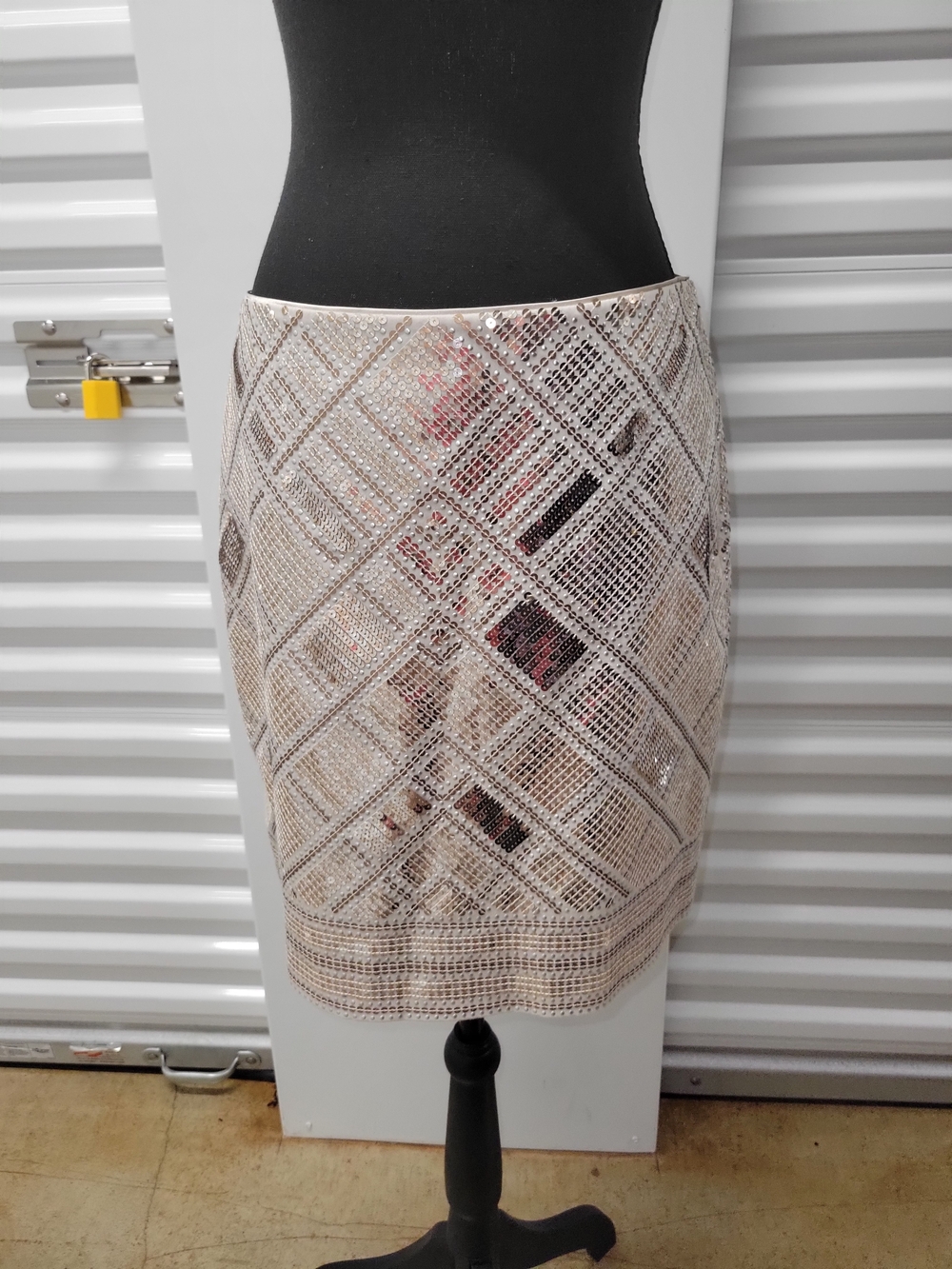 White House Black Market Sequin Mini Skirt Size 6 Champagne Gold Silver Party